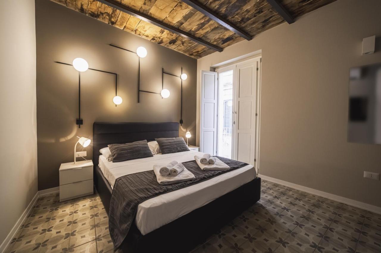 Palazzo Paladini - Luxury Suites In The Heart Of The Old Town Pizzo  Extérieur photo